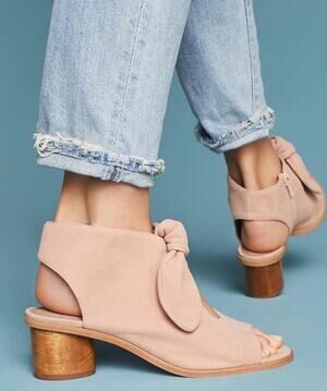 Bernardo Luna Bow Shooties Sandals booties Lizzie Soft pink suede w/ Zip Sz 10